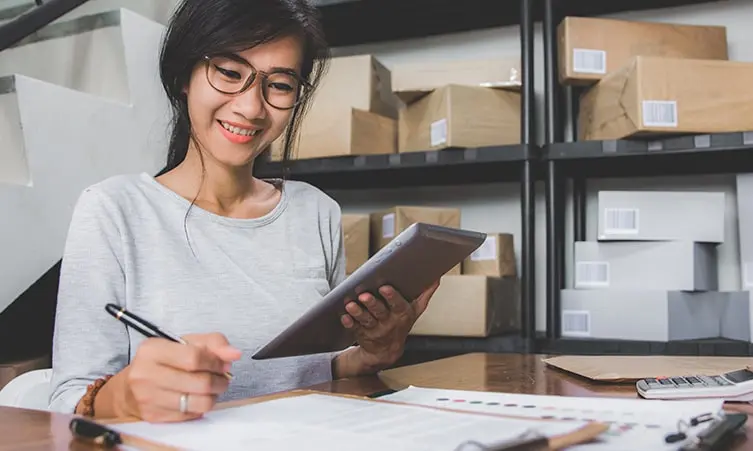 cara-membuat-laporan-stok-barang-yang-efektif-untuk-bisnis